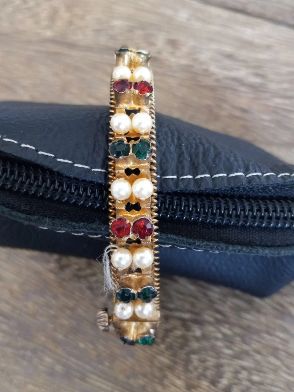 Vintag Ornate Florenza ? Goldtone Hinged Bangle Bracelet Faux Pearl Emerald Ruby